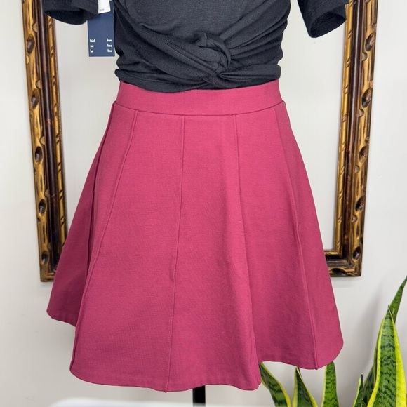 Sunday Best A-Line Skirt in Deep Red - Picture 2 of 3